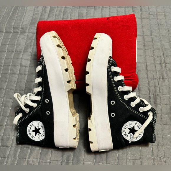 BLACK HIGH TOP LUG SOLE CONVERSE SHOES SNEAKERS WOMENS LADIES
SIZE 7 - Picture 5 of 6